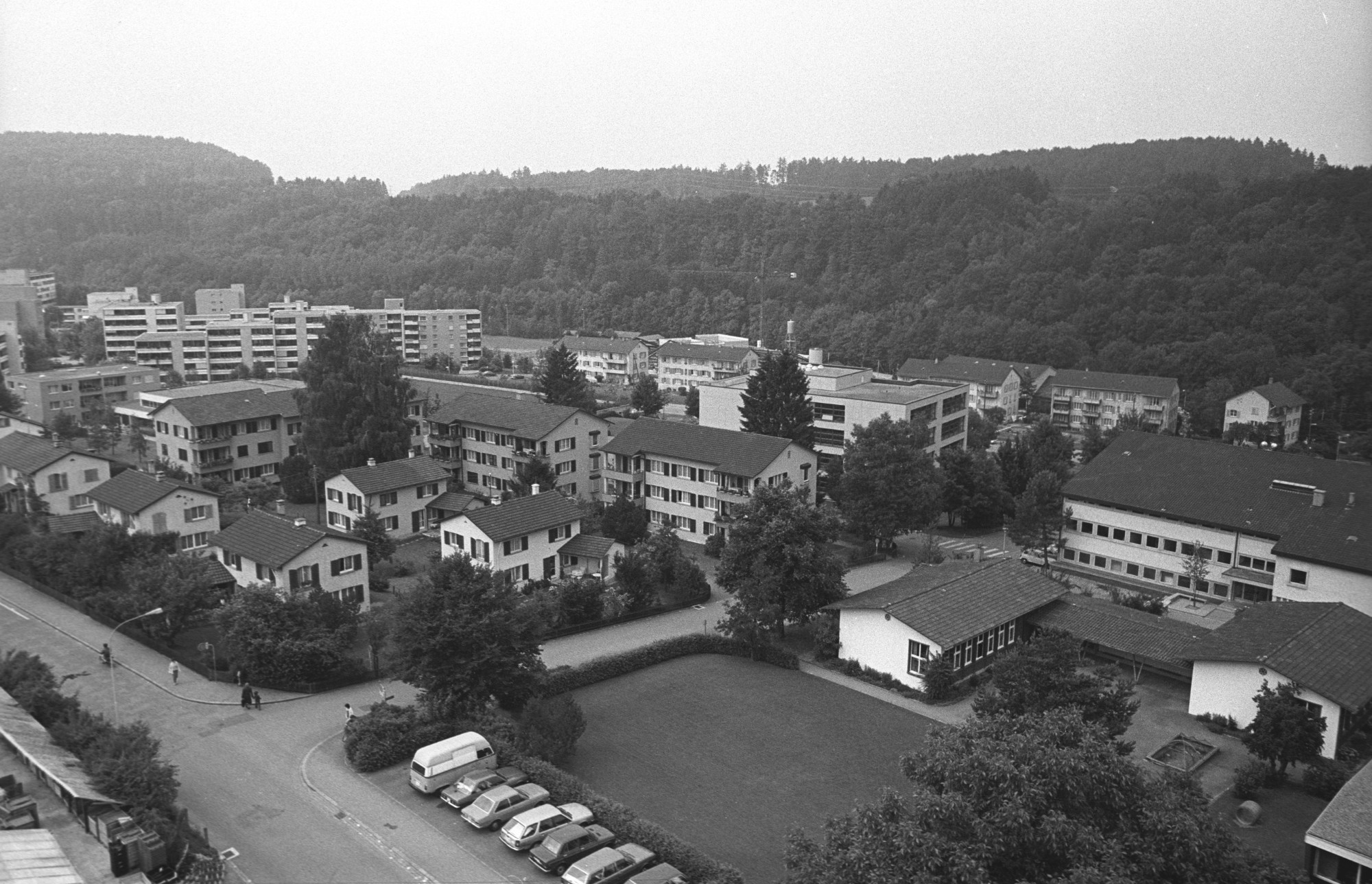 Langnau a. Albis, Blick vom Baukran während des Baus des Gartencenters Bacher 1981